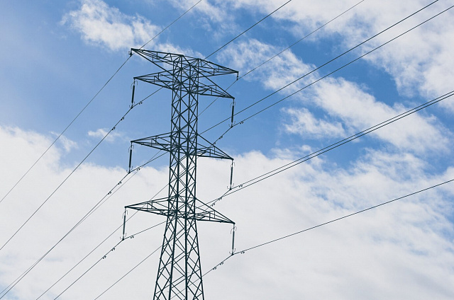 Сильный ветер нарушил электроснабжение в 10 районах Амурской области
