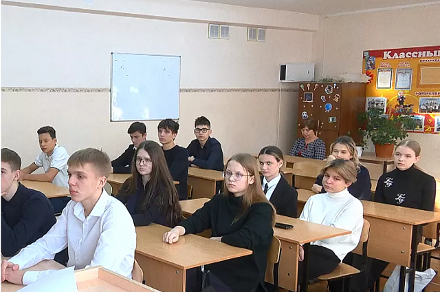 Награду за вклад в образование получили четыре учителя из Благовещенска