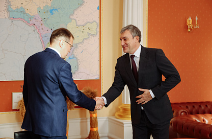 Приамурье усиливает безопасность: Василий Орлов встретился с главным инспектором МВД России