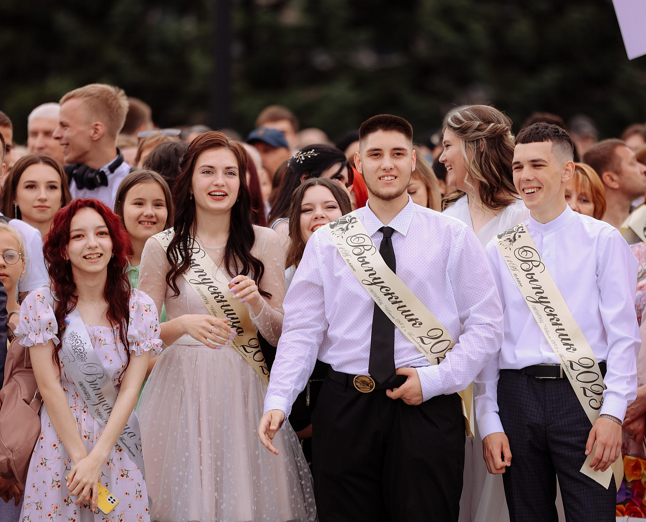 выпускники школ москвы