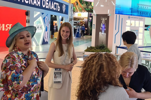 Певица Ева Польна стала финальным гостем экспозиции Амурской области на выставке-форуме «Россия»