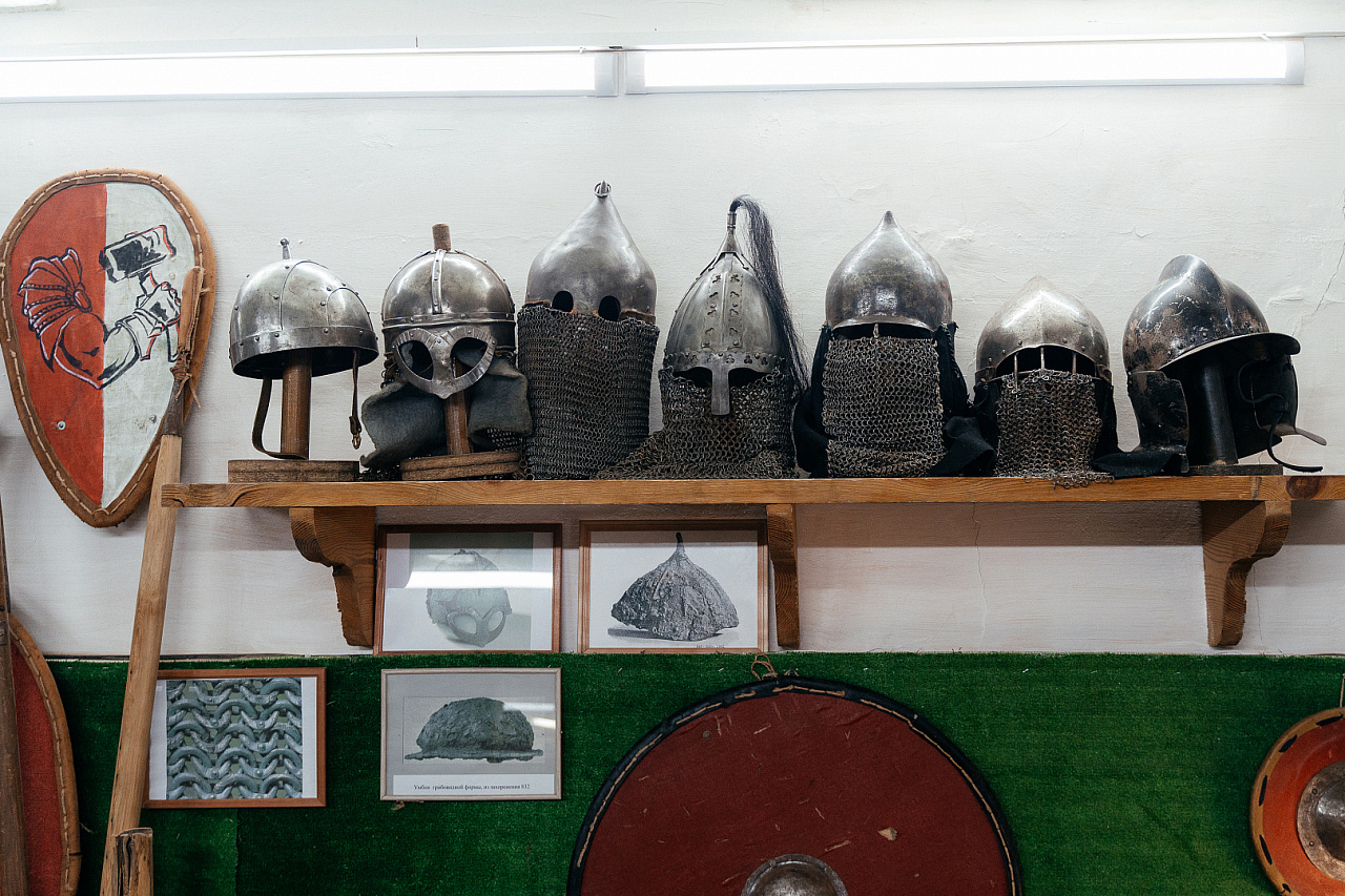 Радзивилловская летопись оригинал. Первое упоминание о смоленске в летописи. Первая русска летопись. Древнерусские летописи. Летописи в древней руси повесть временных лет.