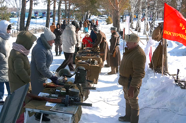 Театральные представления и выставка вооружения: творческие площадки работали в парке «Патриот» накануне 23 февраля