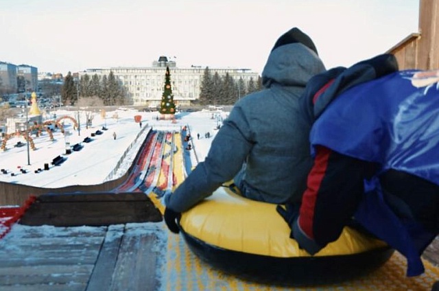 Работа или отдых с близкими: опрос показал, как жители региона использовали новогодние выходные