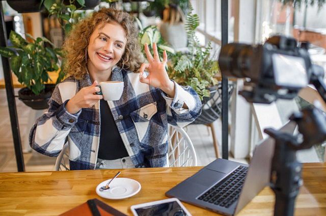 Более 30% россиян хотя бы раз покупали товары по советам блогеров