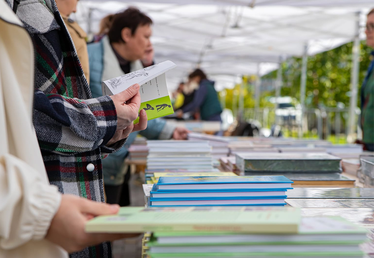 Книжный фестиваль «Берег» впервые пройдёт на площади Ленина в Благовещенске  | 14.07.2023 | Благовещенск - БезФормата