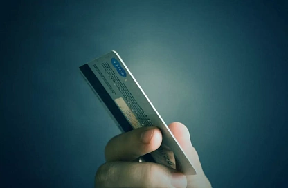 «Продиктуйте цифры»: сенатор Артём Шейкин раскрыл новую схему обмана самозанятых и малого бизнеса