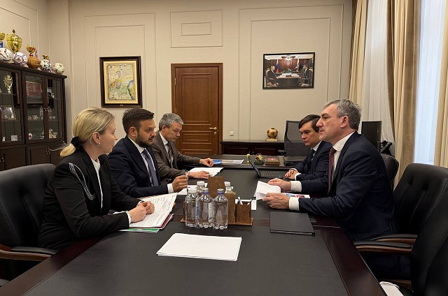 Губернатор и федеральные заместители министра обсудили создание на базе АмГУ образовательного центра 