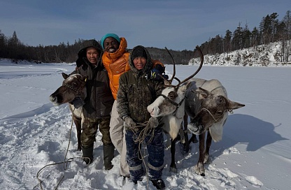 Блогер из Конго посетил Амурскую область и погрузился в эвенкийскую культуру