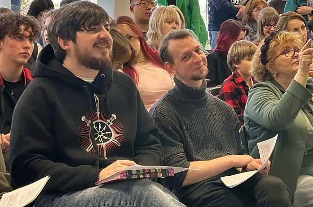 Студенты Приамурья создали арт-объекты из гофрокартона для набережной Зеи