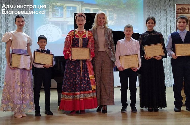 Семь учеников школы искусств стали обладателями стипендии имени М.Ф. Кнауф-Каминской