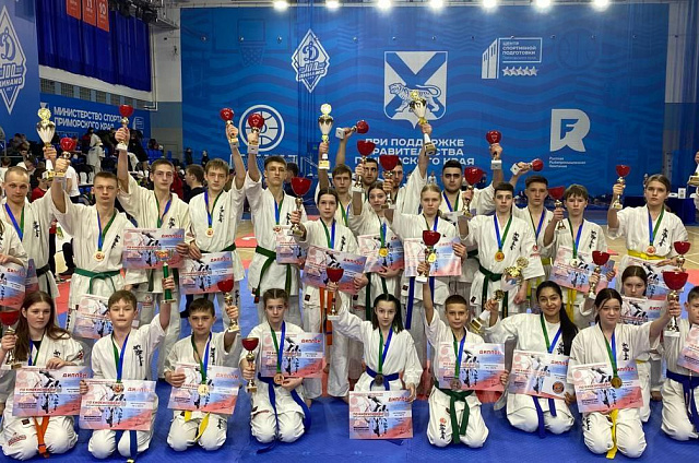 Амурские спортсмены завоевали 27 медалей на чемпионате и первенстве ДФО по киокусинкай