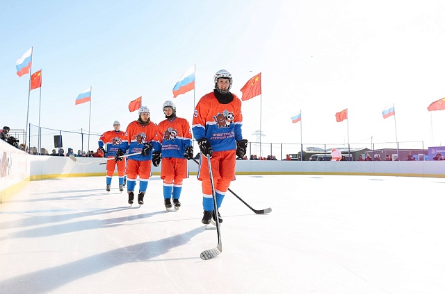КАМАЗы, джипы и юниорский хоккей продолжили праздник на Амуре