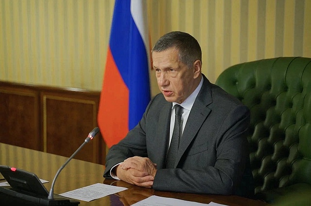 Новые больницы и поддержка семей: Юрий Трутнев уделил внимание здравоохранению в Амурской области