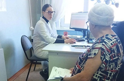 «Мобильная бригада» центра «Доброта» помогла сельским пенсионерам из села Грибское с медосмотрами