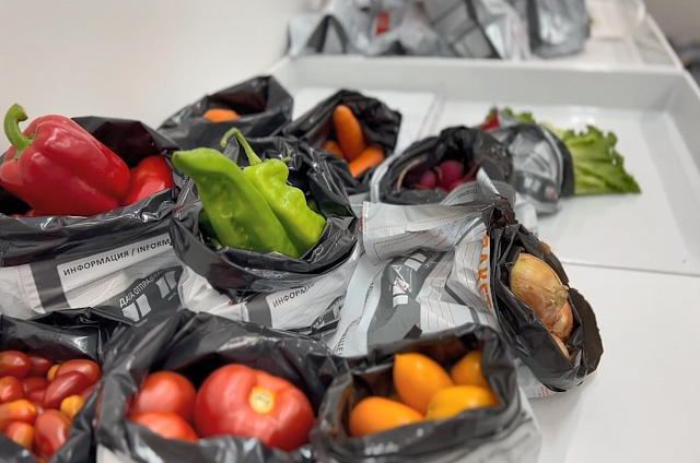 Около 3 тысяч тонн сезонных овощей и фруктов завезли в Приамурье из Китая