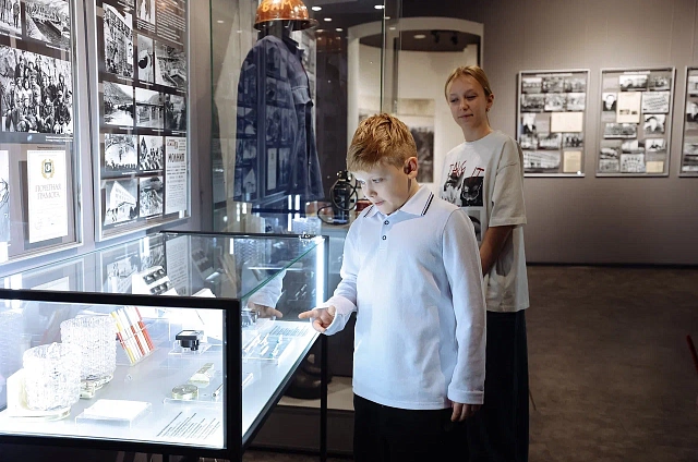 «Ёлка желаний» позволила семье из Красноярского края вживую увидеть запуск ракеты с Восточного