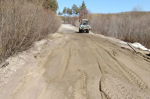 Дорожники восстановили проезд к сёлам Рогачёвка и Источное в Свободненском округе