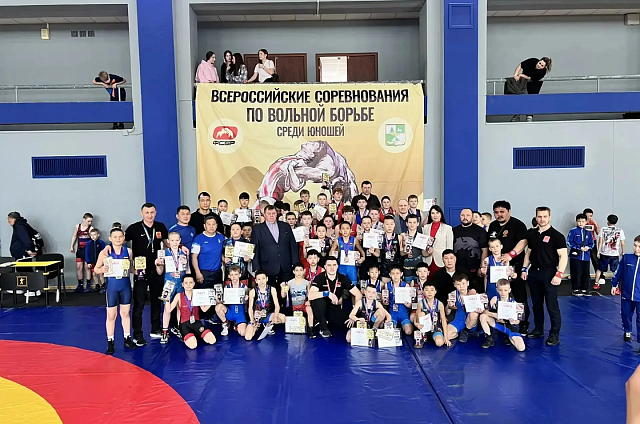 Амурские борцы завоевали более 40 медалей на всероссийском турнире «Надежды БАМа» в Тынде