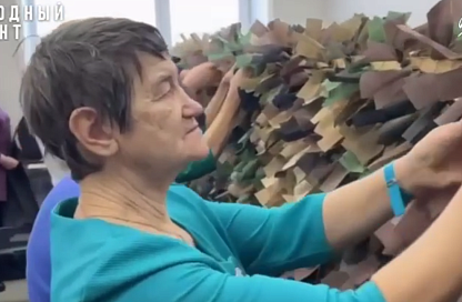 Прячут конфеты в сетях: неравнодушные люди из Усть-Ивановки шлют на фронт любовь и надежду