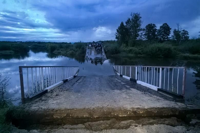 Полиция задержала мужчину, который причастен к обрушению моста в Шимановском округе