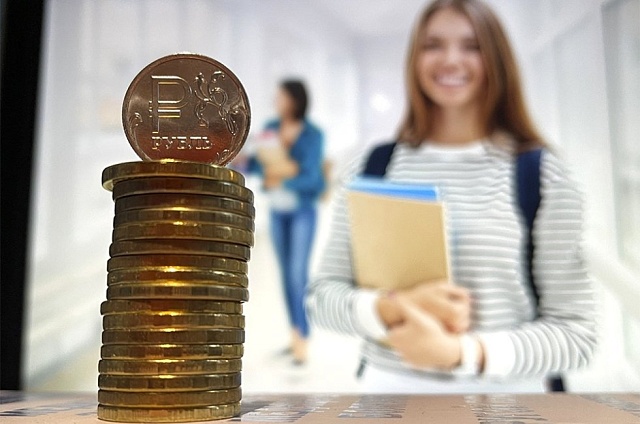 В России предложили ограничить цены на платное образование