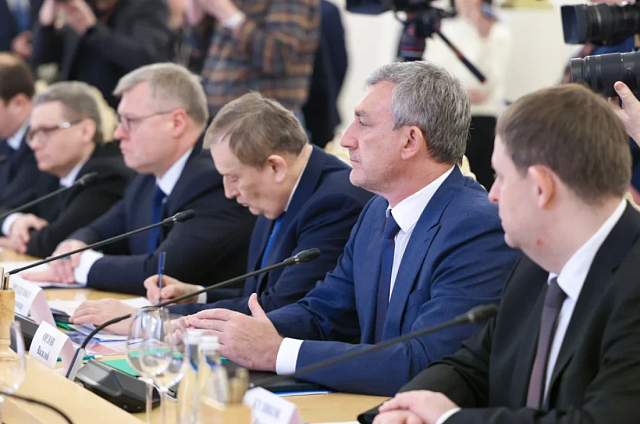 Василий Орлов представил в Москве опыт работы Центра российско-китайского делового сотрудничества