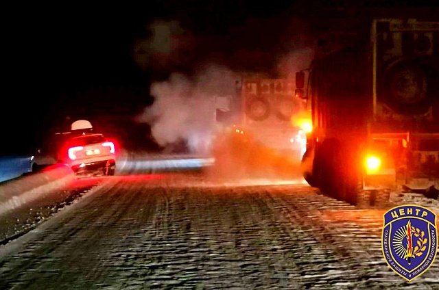 Минус 43 и дети в машине: в Приамурье спасли застрявшую в снегу семью