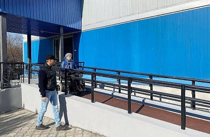 «Моя жизнь улучшилась»: помощники по уходу поддерживают почти 700 амурчан на дому