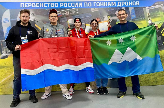 Жительницы Белогорска выиграли 10 медалей на чемпионате и первенстве России по гонкам дронов