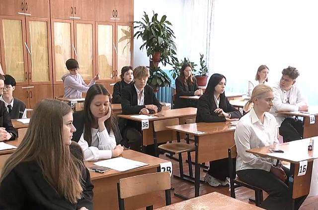 Школьники смогут пересдать ЕГЭ по одному из предметов на свой выбор