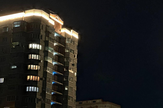 Благовещенск станет ярче: ещё один дом украсят художественной подсветкой до конца сентября
