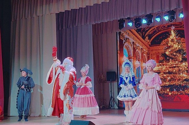 Амурский Дед Мороз едет в гости: праздничные гастроли охватили новые города и сёла