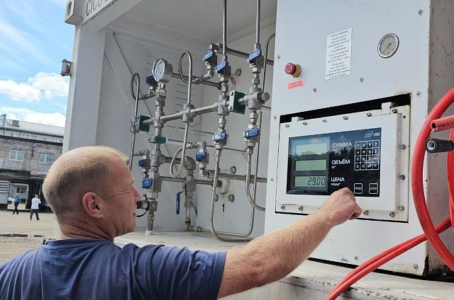 По поручению Василия Орлова в Свободном начали строить газопровод к заправочной станции