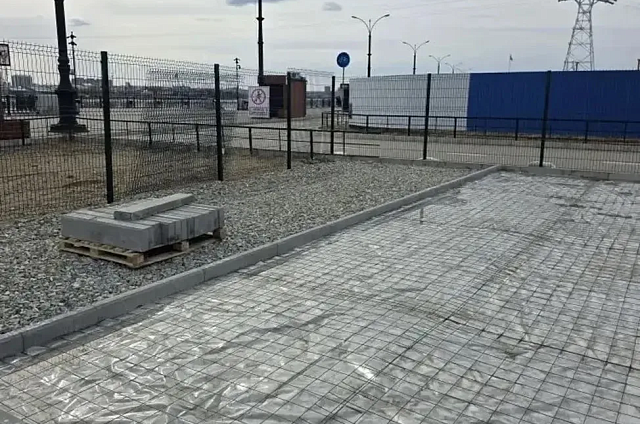 Строительство спортплощадки на Театральной, 1 в Благовещенске выходит на финишную прямую