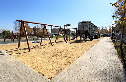 Новая детская площадка появилась в Екатеринославке по поручению губернатора