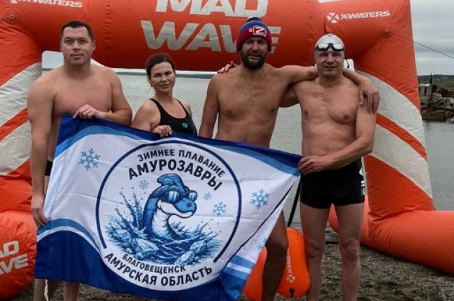 Амурские пловцы вошли в историю, переплыв Анадырский лиман