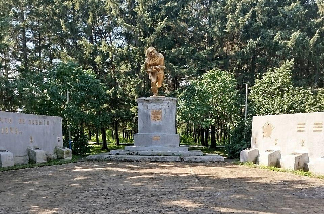 В Тамбовском округе обновляют памятник воинам-землякам 