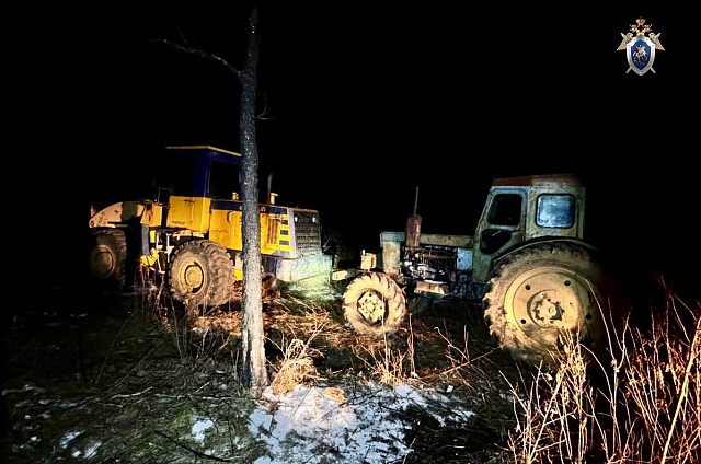 Мужчина погиб из-за покатившегося трактора возле пгт Сиваки, в произошедшем обвиняют местного жителя