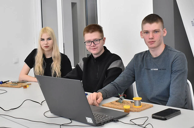 Амурские школьники создали систему обогрева батарей дрона и заняли второе место на хакатоне