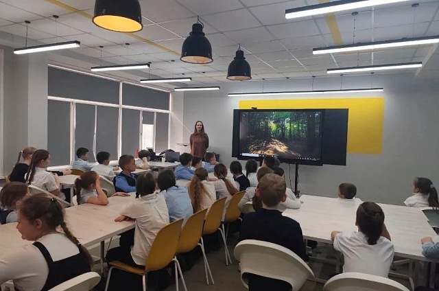 Четвероклассники благовещенской школы №10 узнали, как помочь лесу