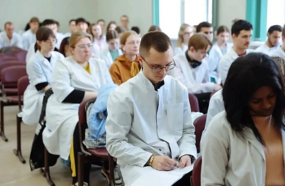 В этом году в Приамурье увеличат целевые места для медиков и трудоустроят 200 молодых врачей 