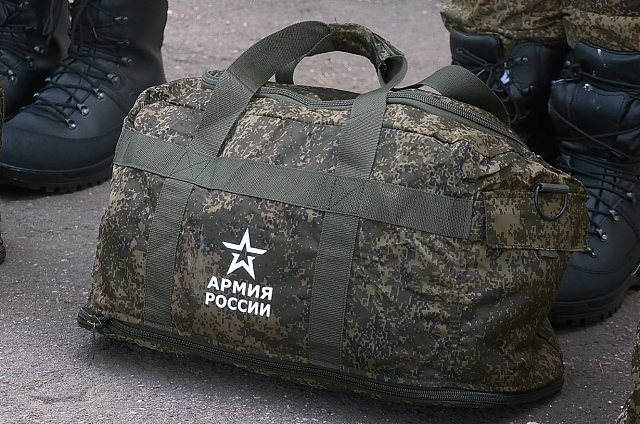 «Здравствуй, юность в сапогах»: первые амурские срочники нового призыва отправились в войска