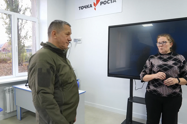 Вице-премьер Юрий Трутнев оценил, как с помощью Амурской области идёт восстановление подшефного Амвросиевского района ДНР