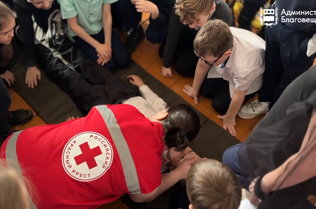 Навыки спасателей: 8 тысяч младшеклассников прошли курс первой помощи