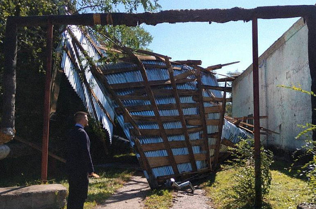 Из-за шквалистого ветра в селе Марково ввели режим ЧС локального характера