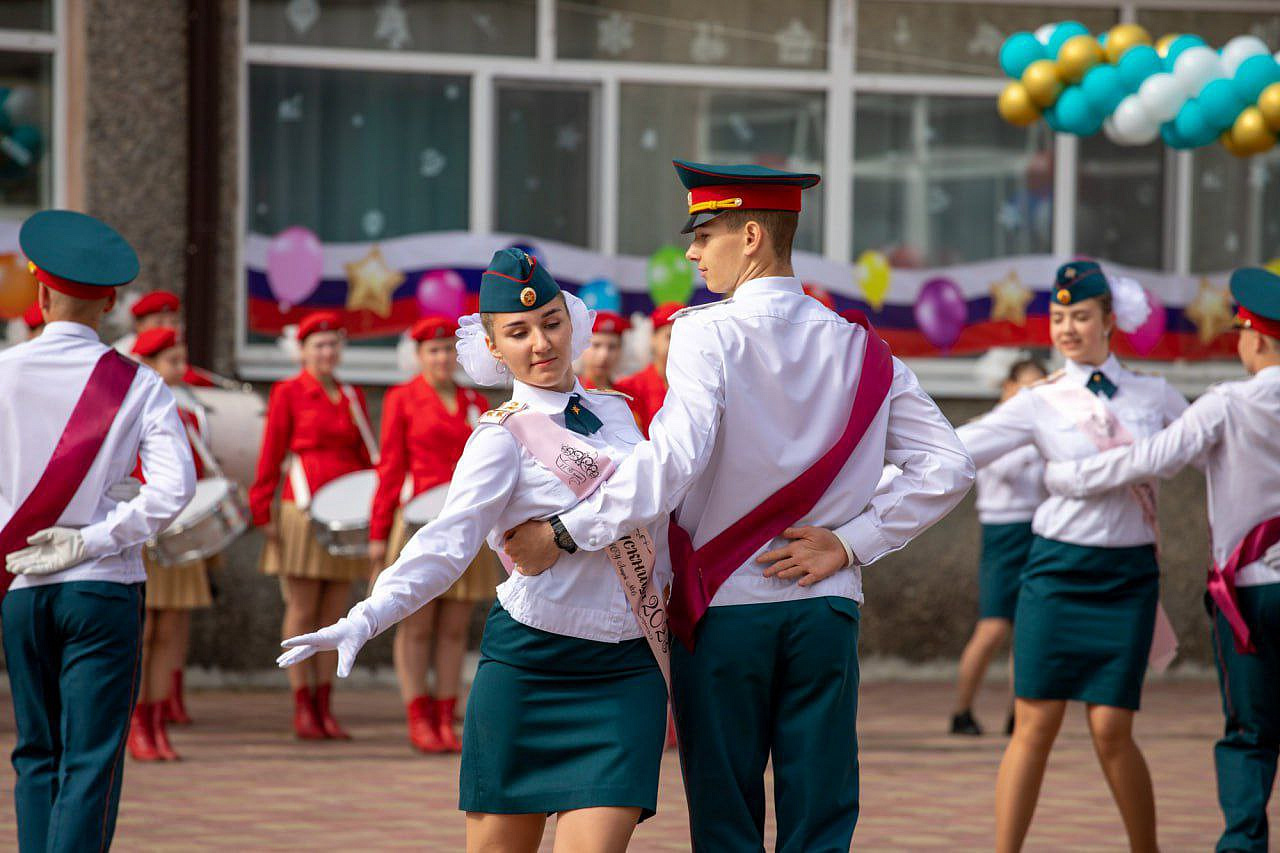 23 школа благовещенск. Выпускной Благовещенск. Прощание со школой. Последний звонок. Школы Благовещенска.