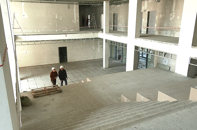 В микрорайоне Северный достраивают новый образовательный комплекс с бассейном