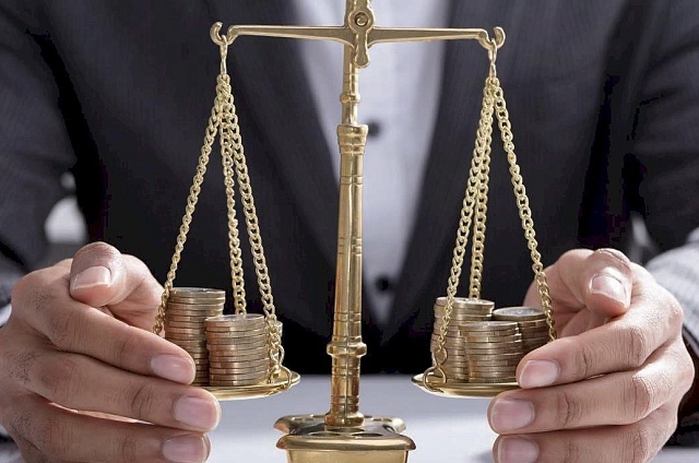 Правительство и Центробанк предпринимают шаги для стабилизации экономики