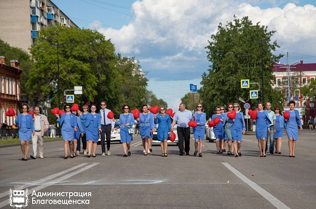 «История города — история каждого»: амурчане могут подать заявку на участие в юбилейном параде